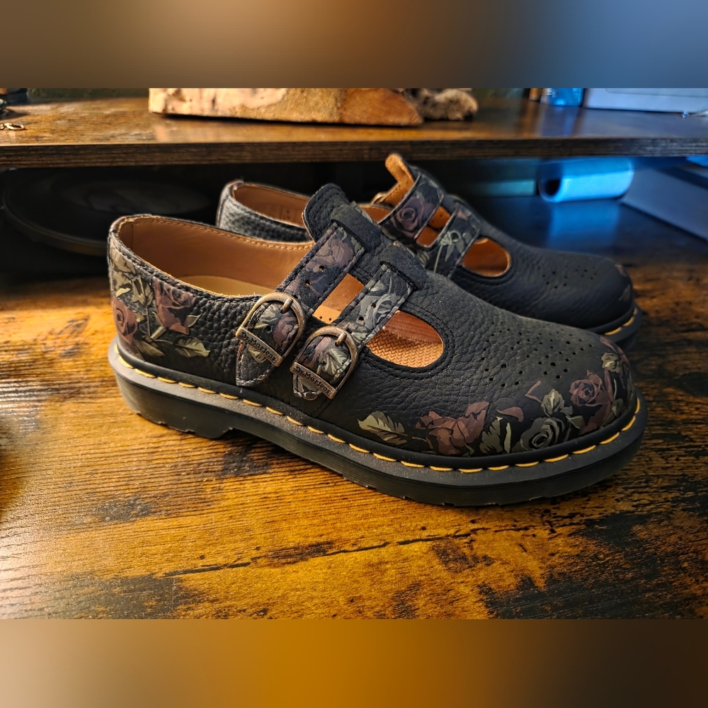 Dr. Martens Rose Mary Janes